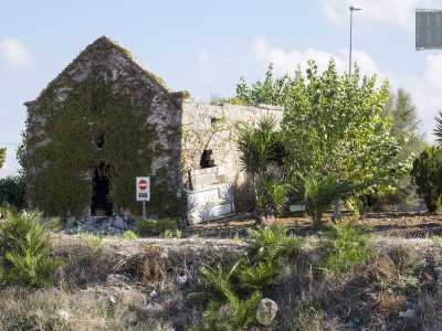 La chiesa, costruita in tufo, si presenta a pianta quadrata, con la facciata a capanna...